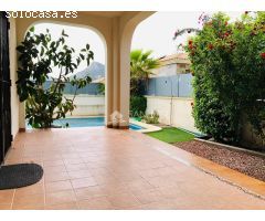 SE VENDE CHALET INDEPENDIENTE EN URBANIZACION EN PERFECTO ESTADO EN ZONA TRANQUILA DE ASPE