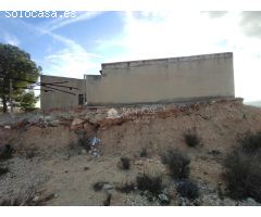 SE VENDE PARCELA RÚSTICA  DE 47.124 M CON CASA DIÁFANA EN ORITO.