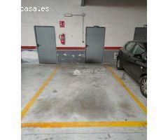 SE ALQUILA PLAZA DE GARAJE CON TRASTERO ZONA CENTRO(CALLE LEPANTO)