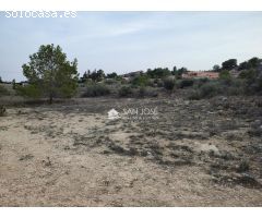 SE VENDE TERRENO EN ASPE. ZONA BIEN COMUNICADA
