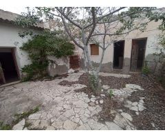 SE VENDE CASA CUEVA CON TERRENO