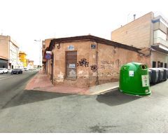 SE VENDE CASA EN NOVELDA PARA DERRIBAR EN AVENIDA REYES CATÓLICOS.