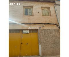 SE VENDE CASA SOLAR PARA REFORMAR O DERRIBAR EN EL CENTRO DE ASPE