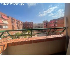 ???? ¡Vive en un piso reformado con encanto en la zona de Plaza Madrid!