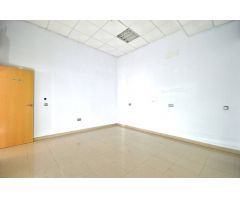 Local comercial listo para entrar y abrir negocio en zona comercial de La Gangosa, junto a Terriza