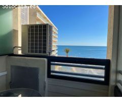 FANTASTICO APARTAMENTO CON VISTAS AL MAR EN PRIMERA LINEA DE LA PLAYA DE LA CARIHUELA