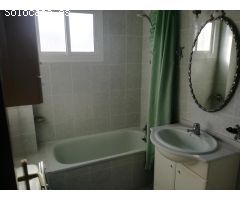 Fantástico apartamento se encuentra en La Carihuela, Torremolinos,