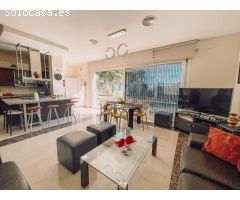 Fantastico apartamento de 3 dormtiorios en plena Carihuela con gran zona de terraza y en primera lin