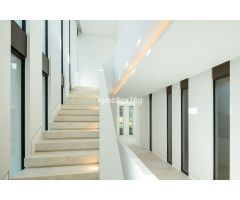SE VENDE; IMPRESIONANTE VILLA CON VISTAS PANORÁMICAS JUNTO A LA ZAGALETA. BENAHAVIS.