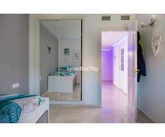 Bonito apartamento en esquina en Bellavista Hills 2, en la parte alta de Calahonda.