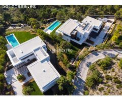 SE VENDE; IMPRESIONANTE VILLA CON VISTAS PANORÁMICAS JUNTO A LA ZAGALETA. BENAHAVIS.