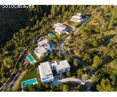 SE VENDE; IMPRESIONANTE VILLA CON VISTAS PANORÁMICAS JUNTO A LA ZAGALETA. BENAHAVIS.