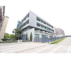 SE ALQUILA LOFT CON GARAJE Y PISCINA EN COMPLEJO PRIVADO CON SEGURIDAD 24H