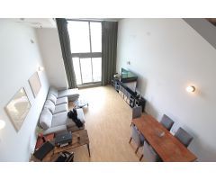 SE ALQUILA LOFT CON GARAJE Y PISCINA EN COMPLEJO PRIVADO CON SEGURIDAD 24H