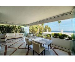 PRIMERA LINEA DEL MAR, APARTAMENTO EN DONCELLA BEACH, ESTEPONA