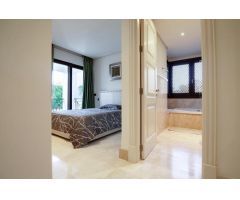 PRIMERA LINEA DEL MAR, APARTAMENTO EN DONCELLA BEACH, ESTEPONA