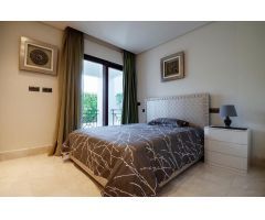 PRIMERA LINEA DEL MAR, APARTAMENTO EN DONCELLA BEACH, ESTEPONA