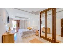 Exclusivo ático dúplex de lujo situado en Bahía de La Plata, Estepona