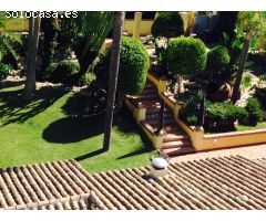 Gran oportunidad de inversión  - Amplia parcela con vistas al mar y al golf en Elviria, Marbella.