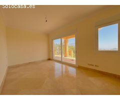 Villa de Lujo en Los Arqueros Golf, Benahavis