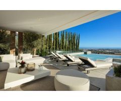 Villa contemporánea a estrenar situada en la exclusiva comunidad cerrada de The Hills, en La Quinta