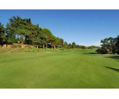 Lujoso atico duplex, nueva construccion ubicado entre Marbella y Benahavis