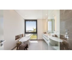Espectacular villa de estilo contemporaneo con vistas panoramicas en La Alqueria, Benahavis
