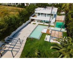 Villa completamente reformada de 4 dormitorios en Los Naranjos Golf/Nueva Andalucía