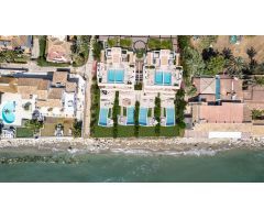 Lujosa villa en un complejo cerrado a primera línea de playa en Marbella Este, Urb. Marbesa.