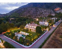 Elegante villa de lujo situada en una de las comunidades más exclusivas de Marbella