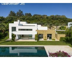 Nueva villa con vistas a los campos de golf en Finca Cortesin, Estepona.