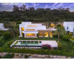 Nueva villa con vistas a los campos de golf en Finca Cortesin, Estepona.