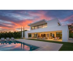 Sofisticada villa con vistas al mar en la Milla de Oro, Marbella