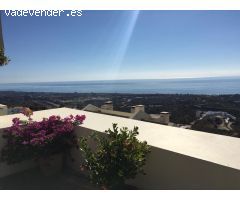 Impresionante ático dúplex con panorámicas vistas al mar en Los Monteros Hills, Marbella