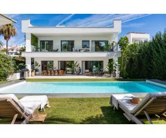 Contemporanea villa cerca de Puerto Banus