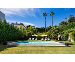 Contemporanea villa cerca de Puerto Banus
