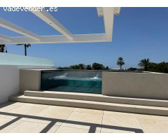 Villa moderna a estrenar situada cerca de la playa, en prestigiosa zona de la Milla de Oro, Marbella