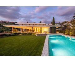 Exclusiva Villa de Diseño Moderno con Vistas Panorámicas y Privacidad en La Quinta, Benahavis
