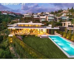 Exclusiva Villa de Diseño Moderno con Vistas Panorámicas y Privacidad en La Quinta, Benahavis