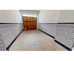 CASA ADOSADA, SITUADA EN LOS OLIVOS BORRACHOS. DE 4 DORMITOIROS, 2 BAÑOS, ASEO  y AMPLIAS  TERRAZAS.