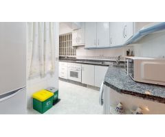 MAGINIFICA VIVIENDA SITUADA EN CTRA. TRASIERRA, DE 3 DORMITOIROS, 1 BAÑO, SALÓN CON TERRRAZA.