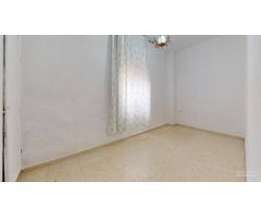 MAGNIFICA VIVIENDA EN PLANTA BAJA, ZONA LEVANTE, CON 3 DORMITOIROS, BAÑO y TERRAZA 35 METROS.