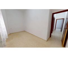 MAGNIFICA VIVIENDA EN PLANTA BAJA, ZONA LEVANTE, CON 3 DORMITOIROS, BAÑO y TERRAZA 35 METROS.