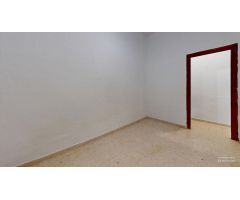MAGNIFICA VIVIENDA EN PLANTA BAJA, ZONA LEVANTE, CON 3 DORMITOIROS, BAÑO y TERRAZA 35 METROS.