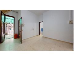 MAGNIFICA VIVIENDA EN PLANTA BAJA, ZONA LEVANTE, CON 3 DORMITOIROS, BAÑO y TERRAZA 35 METROS.
