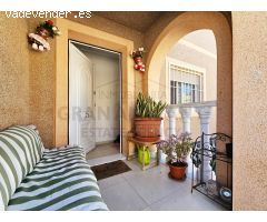 Bungalow con sótano en urbanización con piscina en Gran Alacant