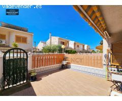 SOLEADO ADOSADO JUNTO A SERVICIOS