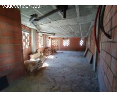 Edifico de 38 apartamentos, 3 locales y 38 garajes
