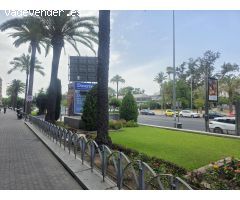 ¡Estaciona con comodidad en Paseo de la Victoria!