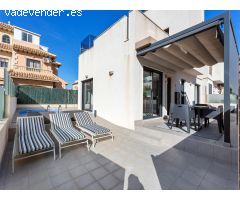 Preciosa villa independiente con piscina!!